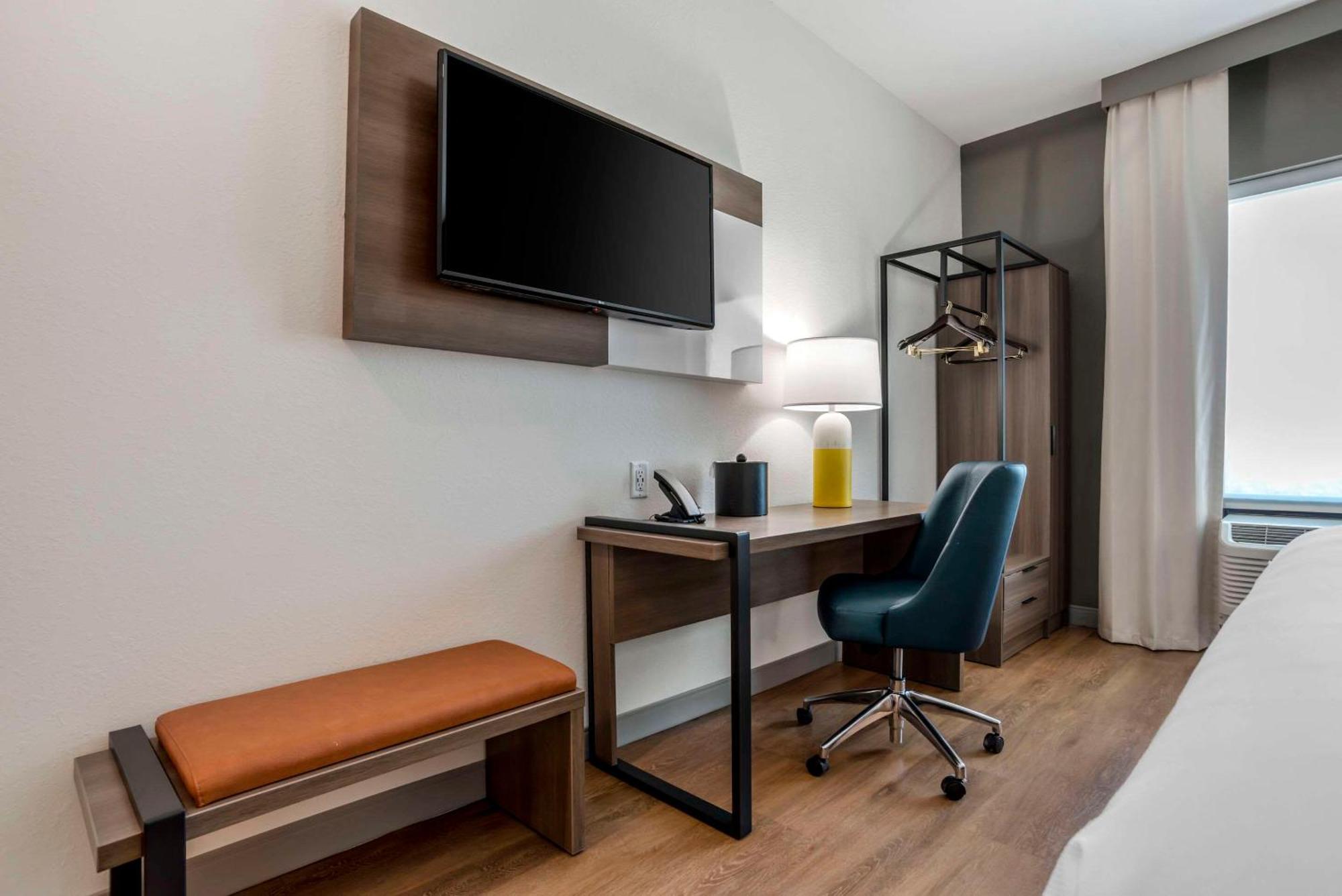 Comfort & Panama - Pier Park Area 2*