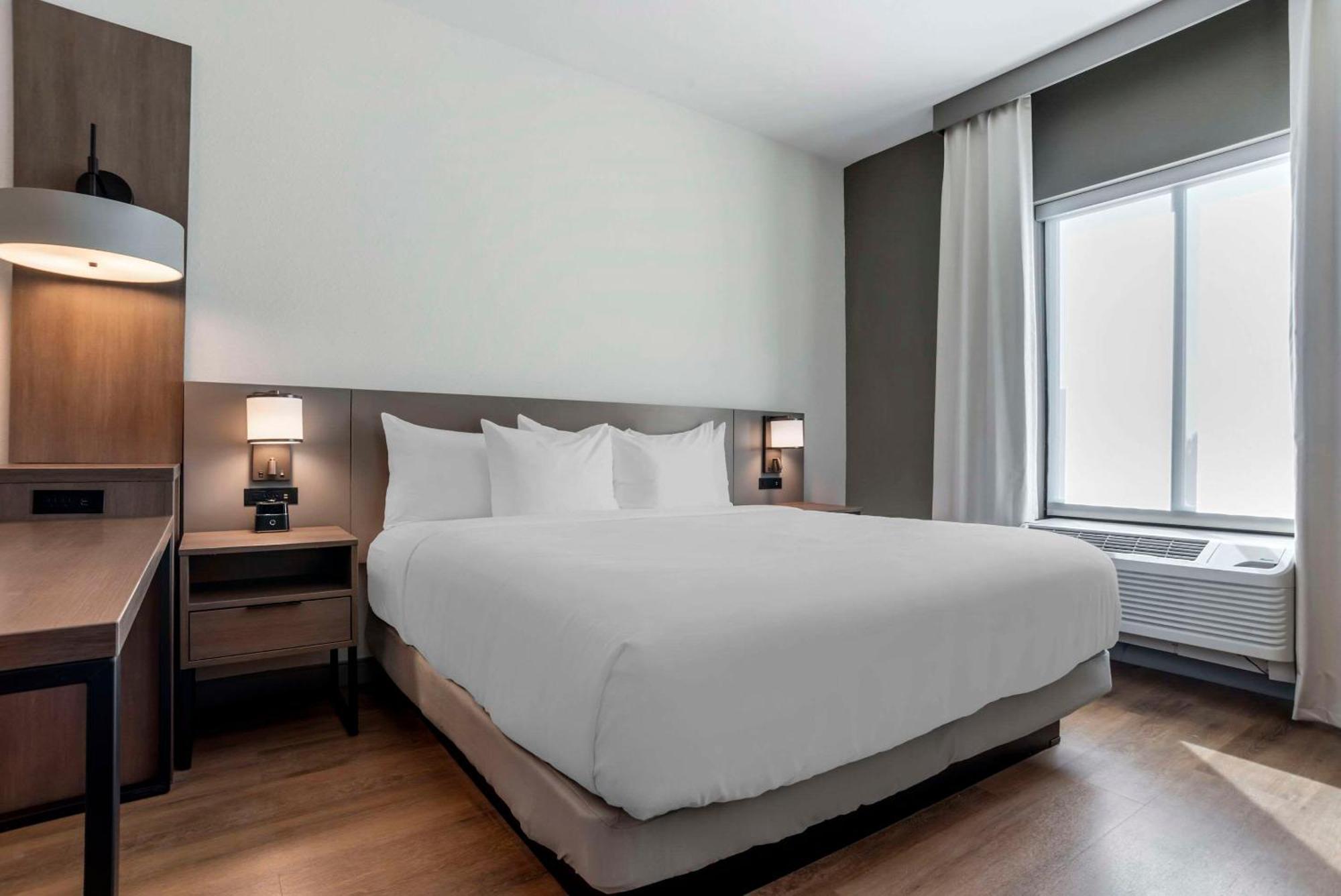 Comfort & Panama - Pier Park Area Hotel 2*